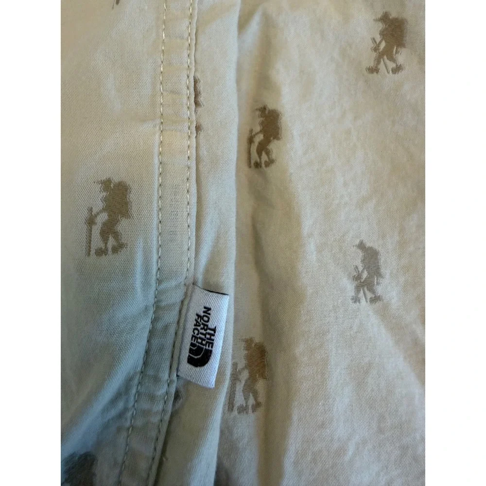 The North Face Mens Tan Embroidered Hiker Print Short Sleeve Button Down Shirt M